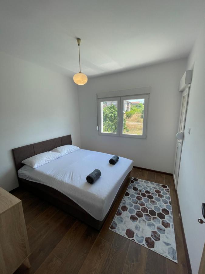 Entire 1-Bedroom Apartment With Free Parking Podgorica Exteriör bild