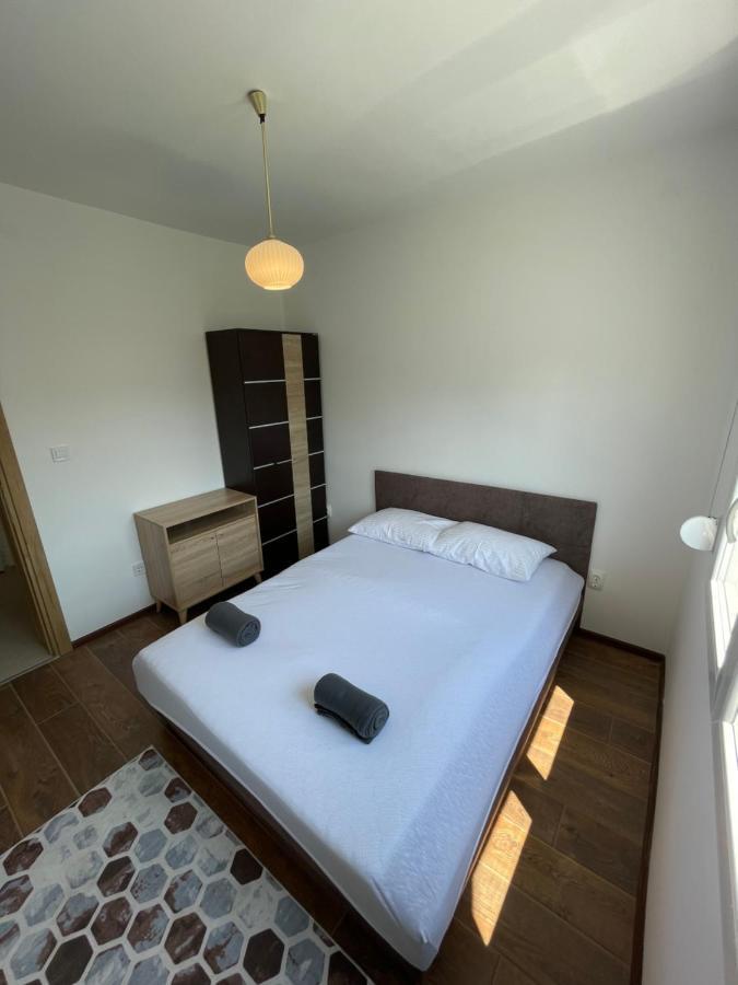Entire 1-Bedroom Apartment With Free Parking Podgorica Exteriör bild