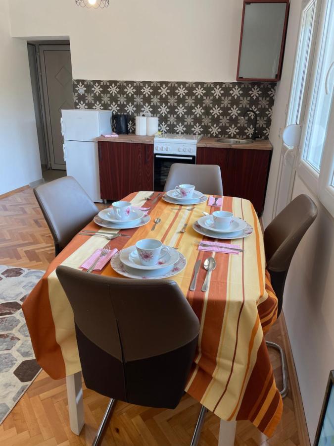 Entire 1-Bedroom Apartment With Free Parking Podgorica Exteriör bild